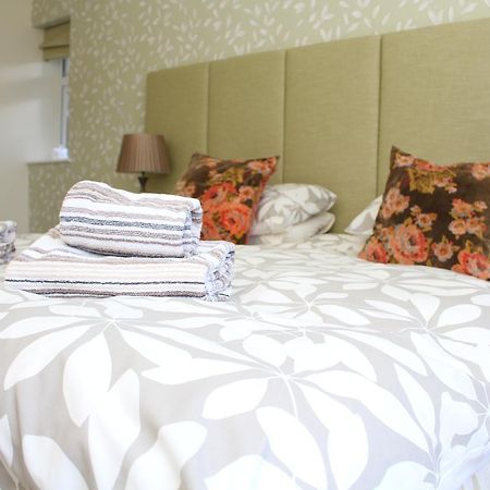Laurels Guesthouse Вітні Екстер'єр фото