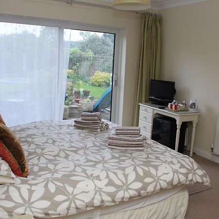 Laurels Guesthouse Вітні Екстер'єр фото