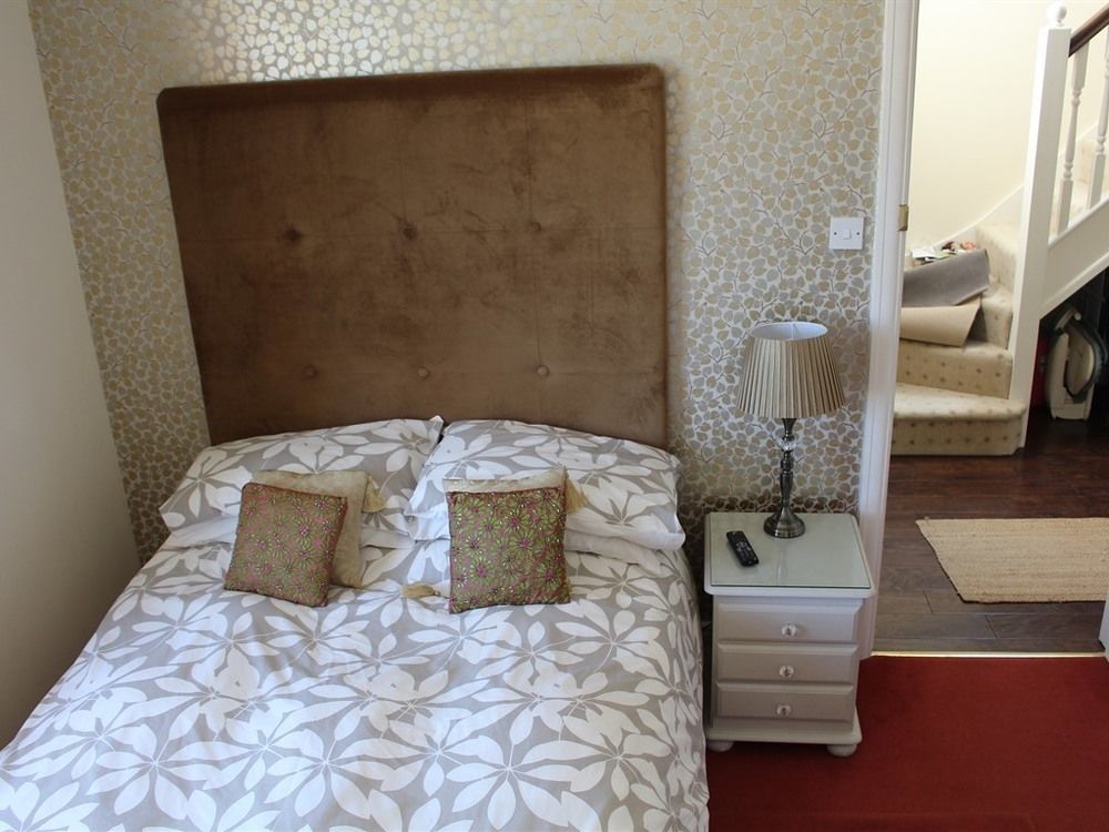 Laurels Guesthouse Вітні Екстер'єр фото