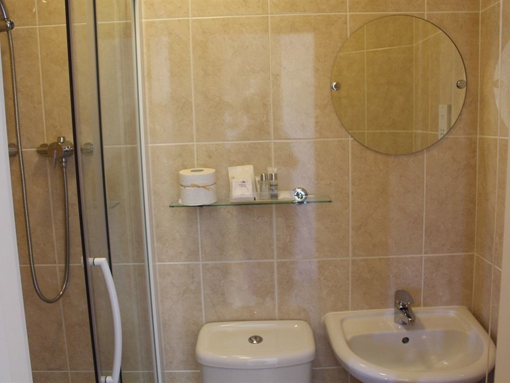 Laurels Guesthouse Вітні Екстер'єр фото