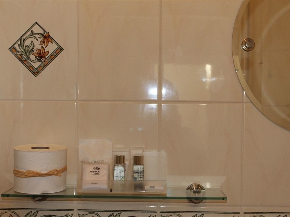 Laurels Guesthouse Вітні Екстер'єр фото