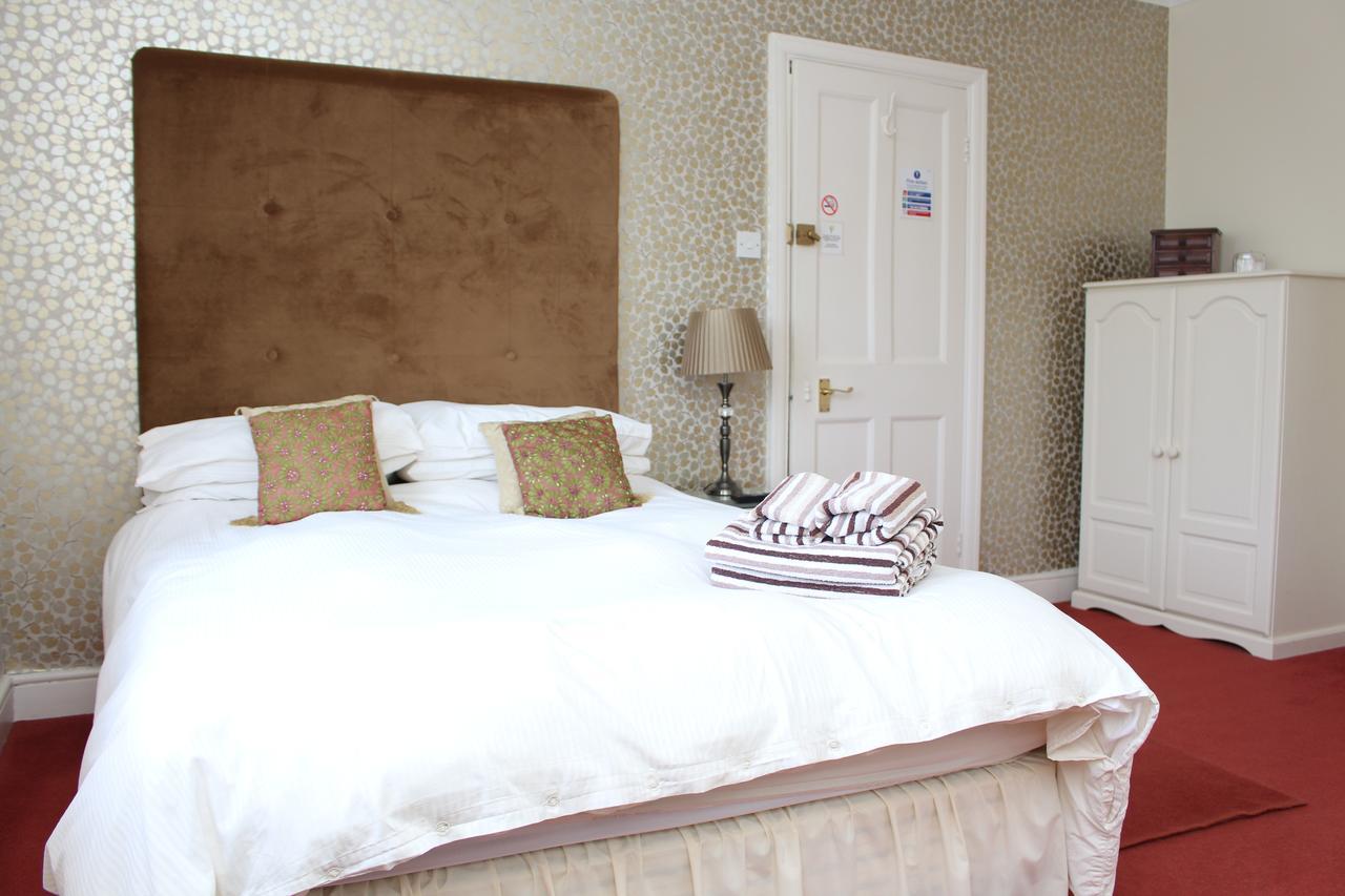 Laurels Guesthouse Вітні Екстер'єр фото