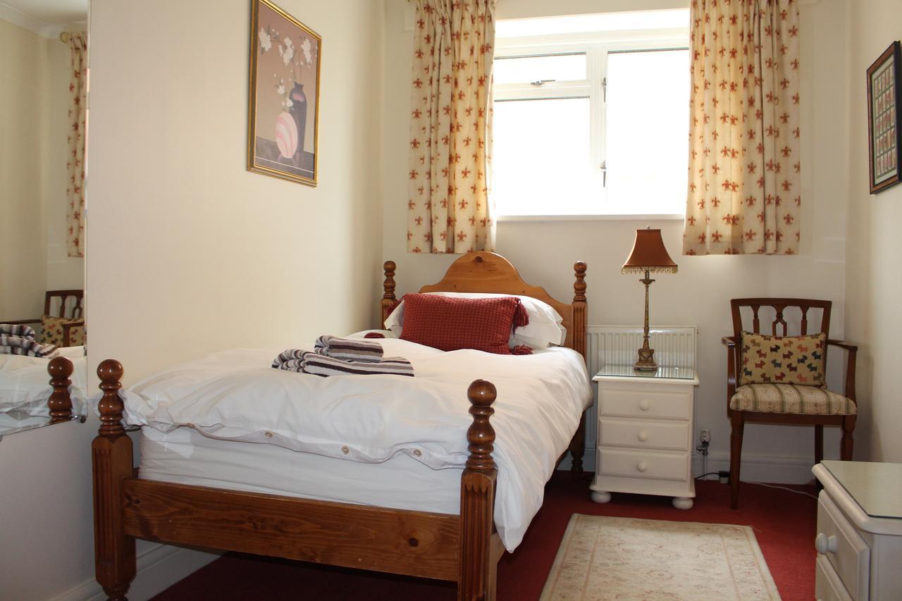 Laurels Guesthouse Вітні Екстер'єр фото