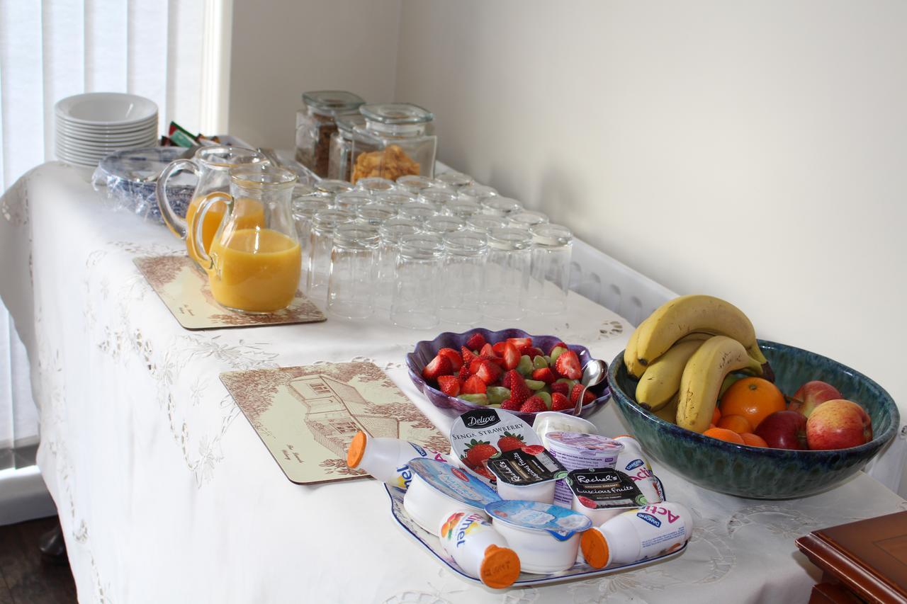 Laurels Guesthouse Вітні Екстер'єр фото